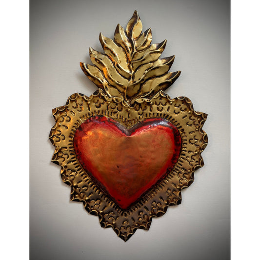 Handgefertigtes Kunstwerk "Flamed Heart" – Herz mit Flammen, aus Mexiko, symbolisiert Leidenschaft und Feuer.
