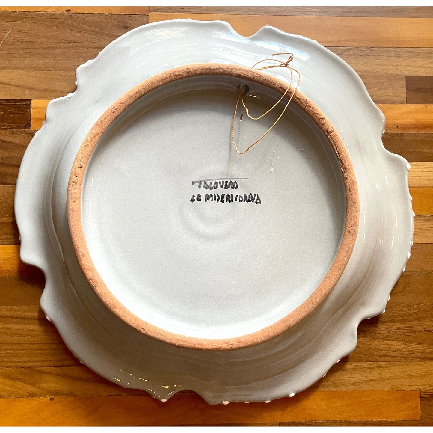 Flor Gris Colonial: Exquisiter, handgefertigter & handbemalter Talavera-Teller